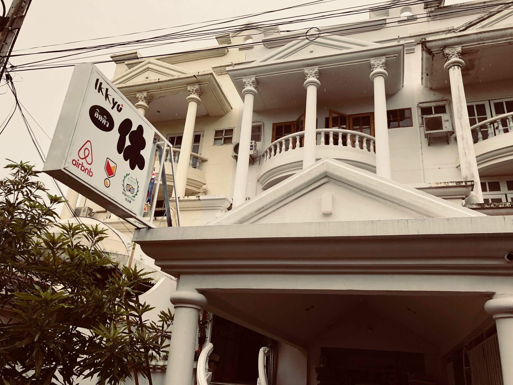 Ikkyu Nimman Chiang Mai Bed & Breakfast Екстериор снимка